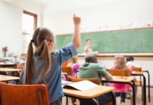 Prefeitura demora a entregar uniforme escolar e vereadores pressionam