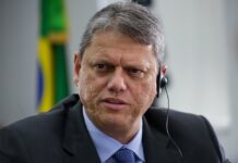 Tarcísio retira cálculos renais e ficará em repouso até receber alta médica na Inglaterra