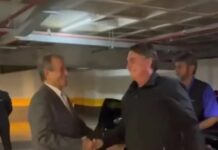 Bolsonaro retorna ao Brasil após 89 dias nos Estados Unidos