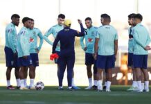 Ramon faz mistério, fecha treino e mantém dúvidas para amistoso