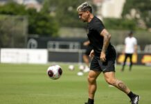 Com Fagner e Rafael Ramos em campo, Corinthians volta a treinar após folga