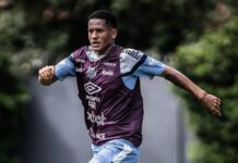 Ângelo treina com bola e pode ser novidade na Copa do Brasil