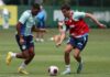Palmeiras treina e mantém dupla da base no elenco profissional