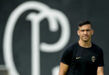 Balbuena se reapresenta, e Corinthians ensaia bolas paradas para estreia na Libertadores