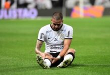 Renato Augusto tem estiramento no joelho e deve ficar fora contra o Ituano