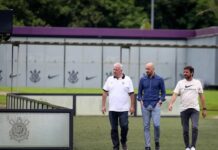 Corinthians prepara anúncio de reforço e vê dificuldade em achar “novo Renato Augusto”