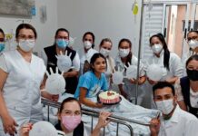 Paciente ganha festa surpresa de aniversário na Santa Casa