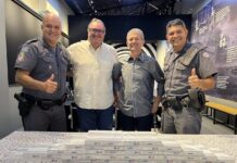 Unifev doa 2 mil réguas para o Proerd da Polícia Militar