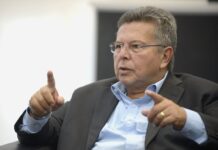 Carlão Pignatari quer sair do PSDB
