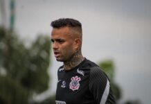 Cássio pede reflexão a Luan, fora de lista do Corinthians: “Não adianta culpar os outros”