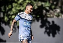 Alison, do Santos, comemora volta aos gramados: “É um sentimento único”