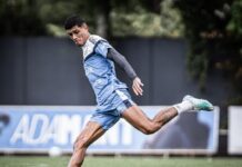 Lucas Barbosa tem lesão ligamentar no tornozelo esquerdo e vira desfalque no Santos