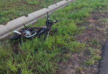 Motociclista morre ao ser atingido por caminhonete e arremessado na BR-153