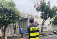 Prefeito veta segurança em escolas e mães reagem com abaixo-assinado