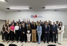 Egressos de Direito da Unifev recebem carteiras da OAB