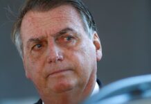PF investiga terceiro registro falso de vacinação em nome Bolsonaro