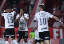 Corinthians empata com Argentinos Juniors com um a mais e segue sem vencer com Luxemburgo