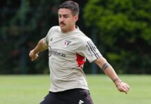 Gabriel Neves sofre entorse no tornozelo direito e vira dúvida no São Paulo