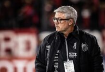 Odair critica postura da arbitragem e elogia atuação do Santos contra o Newell’s: “Ótima partida”