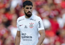Bruno Méndez vira sombra a Fagner na lateral, mas segue com futuro indefinido no Corinthians