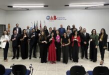 Carteiras da OAB são entregues à 14 egressos do curso de Direito da Unifev