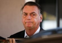 TSE condena Bolsonaro e o declara inelegível por oito anos