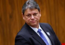 Reforma política é fundamental para o desenvolvimento do Brasil, diz Tarcísio de Freitas em fórum em Lisboa