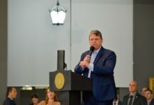 TSE mantém multa aplicada contra Tarcísio de Freitas por propaganda antecipada