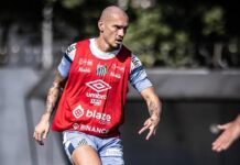 Maicon rescinde com o Santos e tem caminho livre para acertar com o Vasco