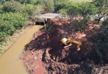 Saev Ambiental e Prefeitura realizam desassoreamento da ‘Prainha dos Meninos’