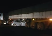 Jovem morre ao bater carro contra caminhão em rodovia de Monte Aprazível