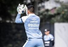 João Paulo viaja, mas segue como dúvida no Santos