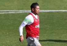 Com Dudu e Rony, Abel prioriza treino de fundamentos