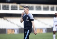 Turra vê “baixada de guarda” do Santos, mas valoriza empate com o líder do Brasileirão
