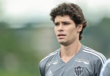 Santos intensifica busca por reforços a pedido de Paulo Turra: “Não é um, dois… São vários”
