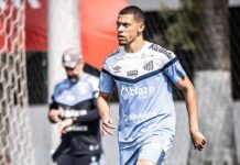 Santos vê desempenho defensivo cair na Vila Belmiro, e Turra busca mudanças no setor
