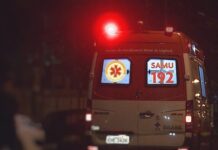 Avô e neto são socorridos em estado grave após carro bater contra caminhão em Monções