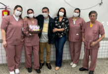 Paciente visita Santa Casa e agradece atendimento