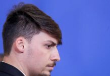 Filho 04 de Bolsonaro, Jair Renan é alvo de operação e chamado de ‘comparsa’