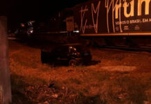 Motorista surdo tem o veículo atingido por trem em Rio Preto