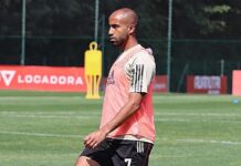 Lucas treina como titular e deve jogar decisão contra Corinthians
