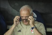 Dorival diz que São Paulo vai “jogar a vida” contra o Corinthians: “É alma com organização”