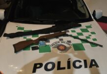 Homem é preso por porte ilegal de arma de fogo e autuado por caça