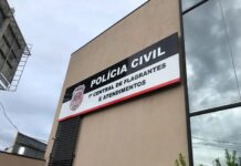 Jovem é presa suspeita de abandonar filha de 9 meses em calçada de pizzaria em Rio Preto