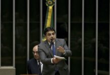 Deputados protocolam PEC que permite derrubada de decisões do STF