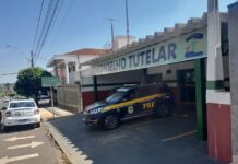 Adolescente é encaminhada ao Conselho Tutelar ao ser flagrada sozinha às margens da BR-153