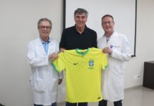 Ídolo tricolor, o ex-goleiro Zetti se encanta ao conhecer o HCM de Rio Preto