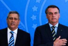 TSE suspende julgamento com dois votos pela condenação de Bolsonaro