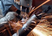 Economia brasileira encolhe 0,77% em agosto, mostra prévia do BC