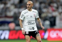 Mano faz planos para repor os desfalques de Fausto Vera e Fábio Santos no Corinthians